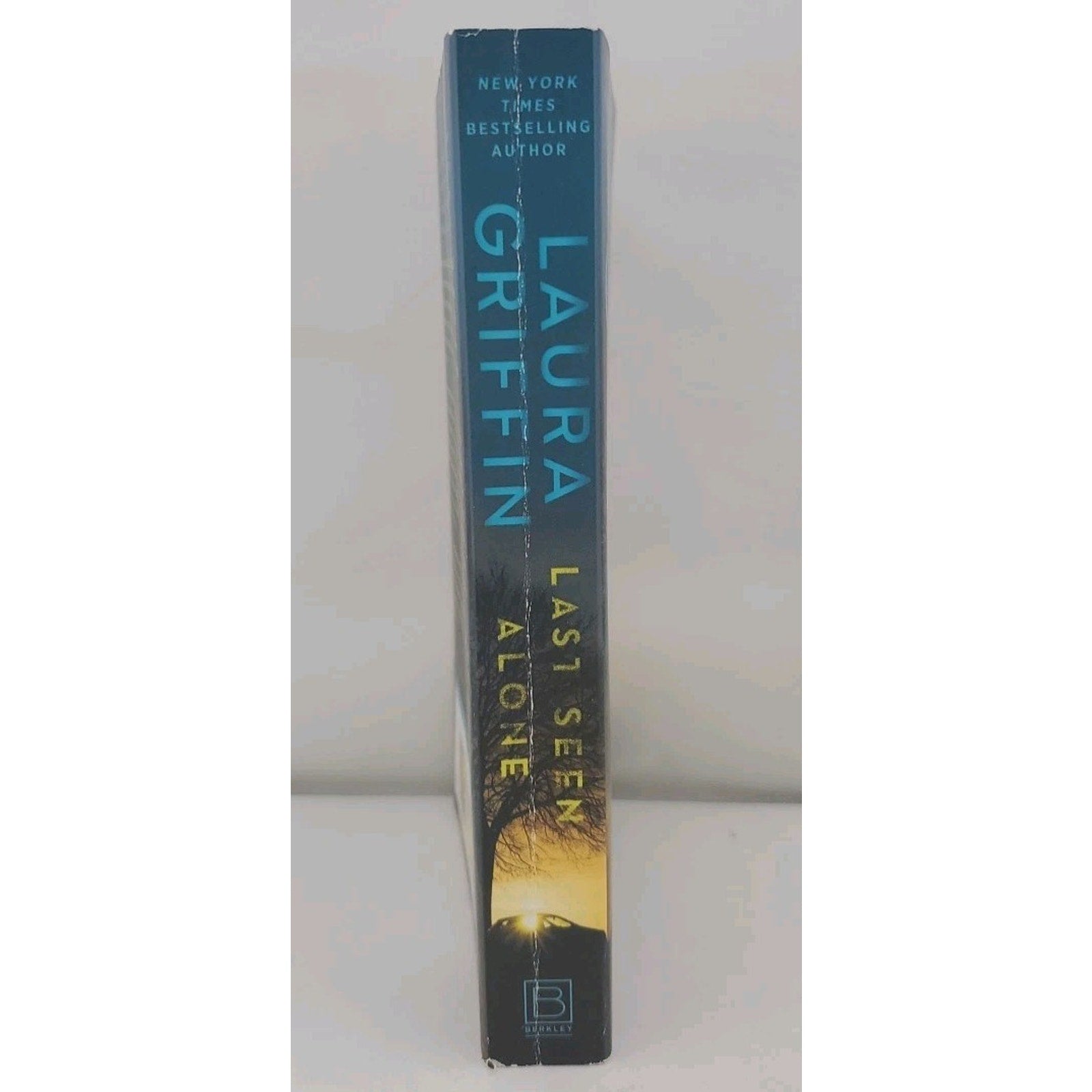 Last Seen Alone by Laura Griffin (2021, Mass Market)