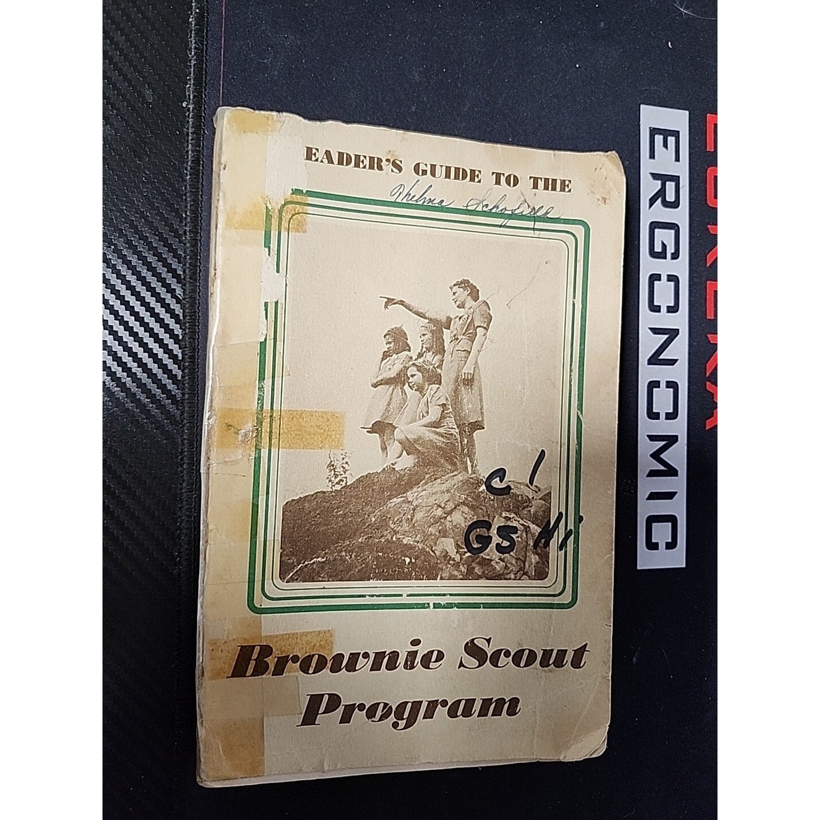Leader's Guide To The Brownie Scout Program 1946 (Book)