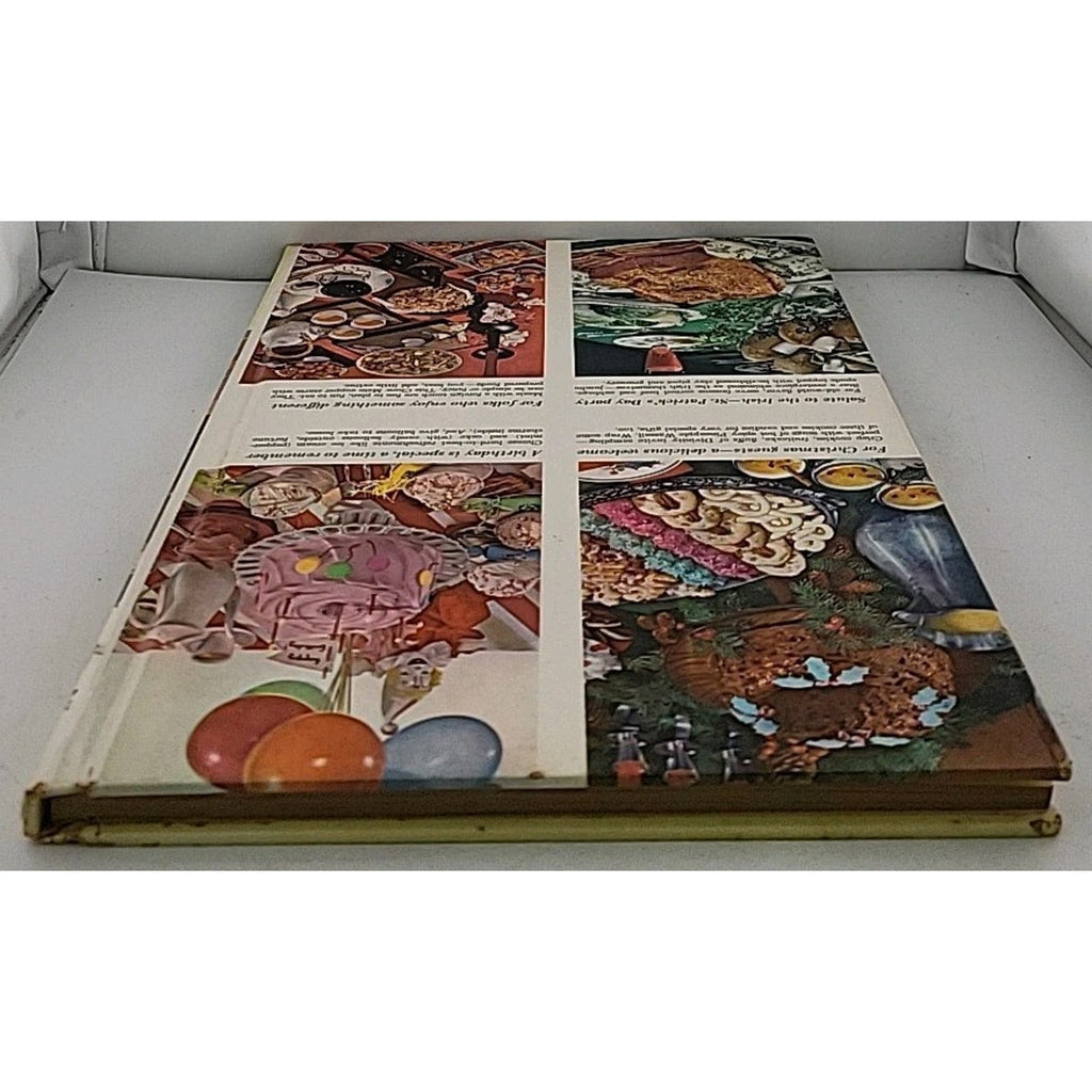 Better Homes and Gardens Holiday Cook Book - 1968 Seventh Printing
