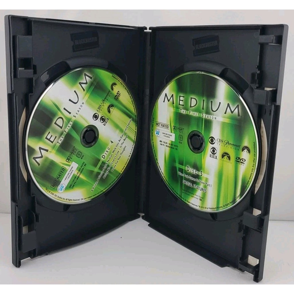 Medium - The Complete First Season (DVD, 2006, 5-Disc Set, Checkpoint)