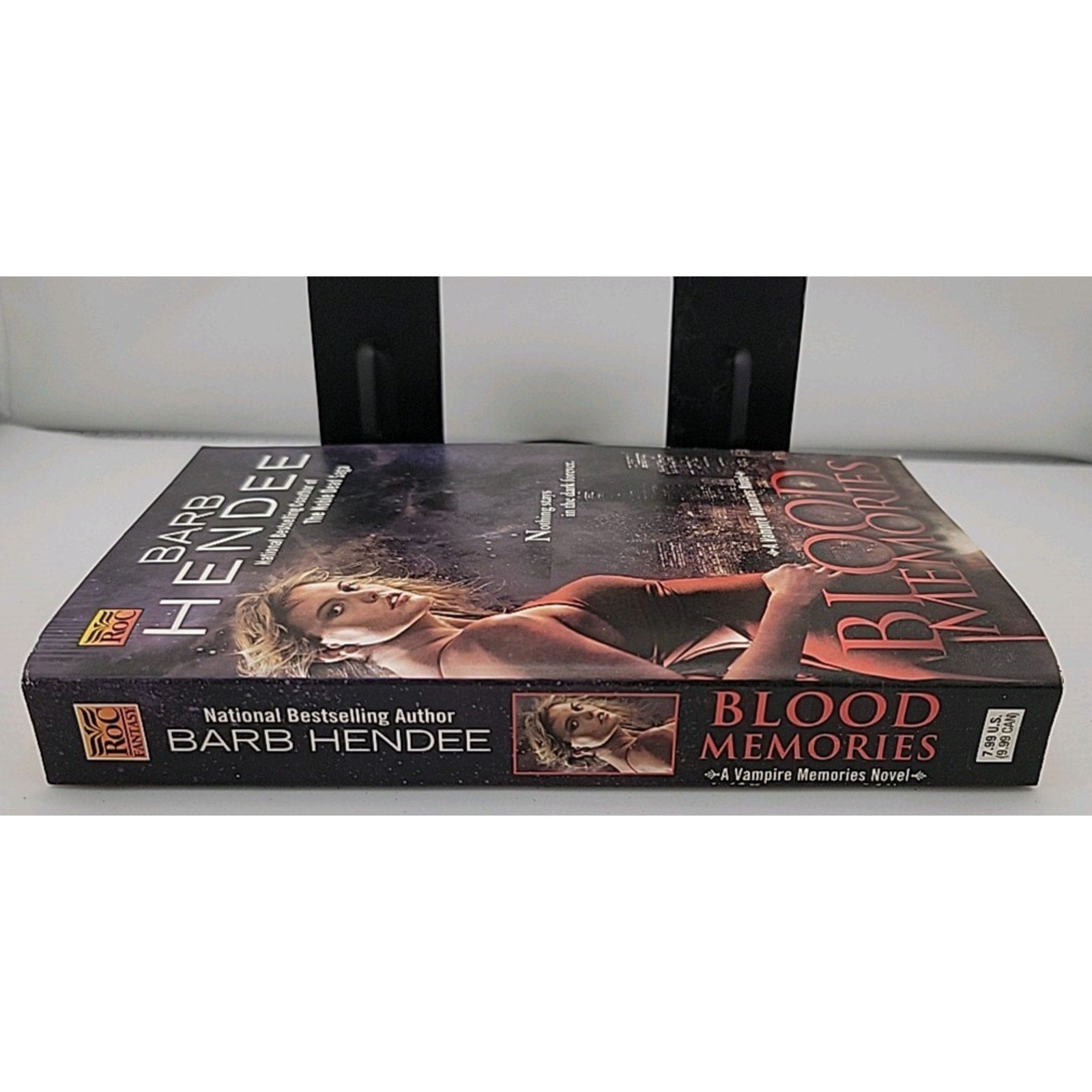 Blood Memories : A Vampire Memories Novel by Barb Hendee (2009, Paperback)