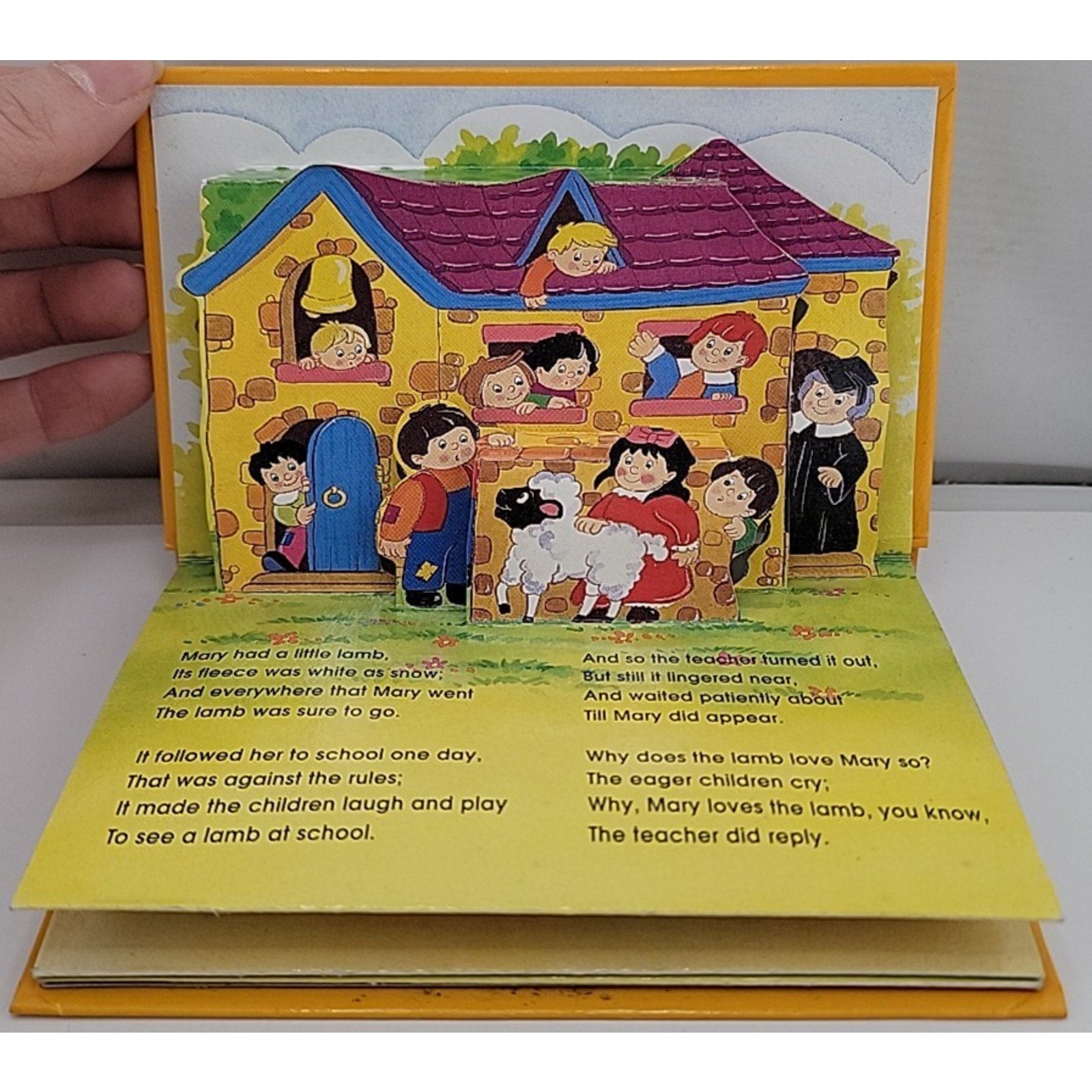 Nursery Rhymes (Pop-Up Book): Wee Willie Winkie And Other Rhymes - Hardcover