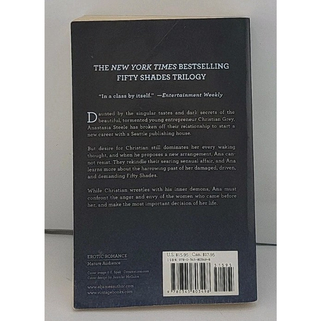 Fifty Shades Darker : Book Two of the Fifty Shades Trilogy by E. L. James (2012,