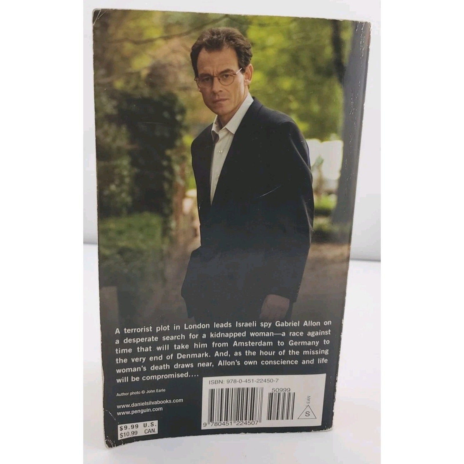 Secret Servant by Daniel Silva (2008, Trade Paperback)