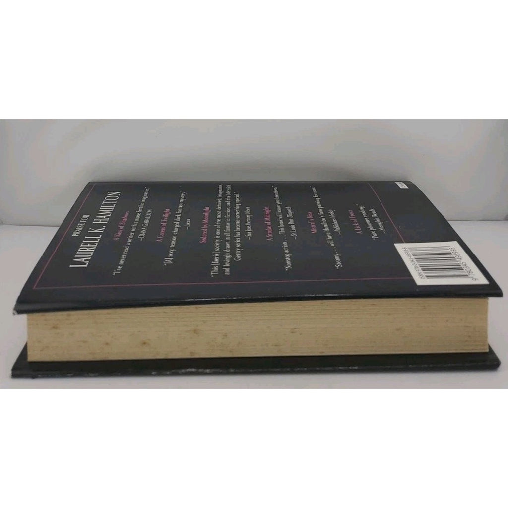 Swallowing Darkness by Laurell K. Hamilton (2008, Hardcover)
