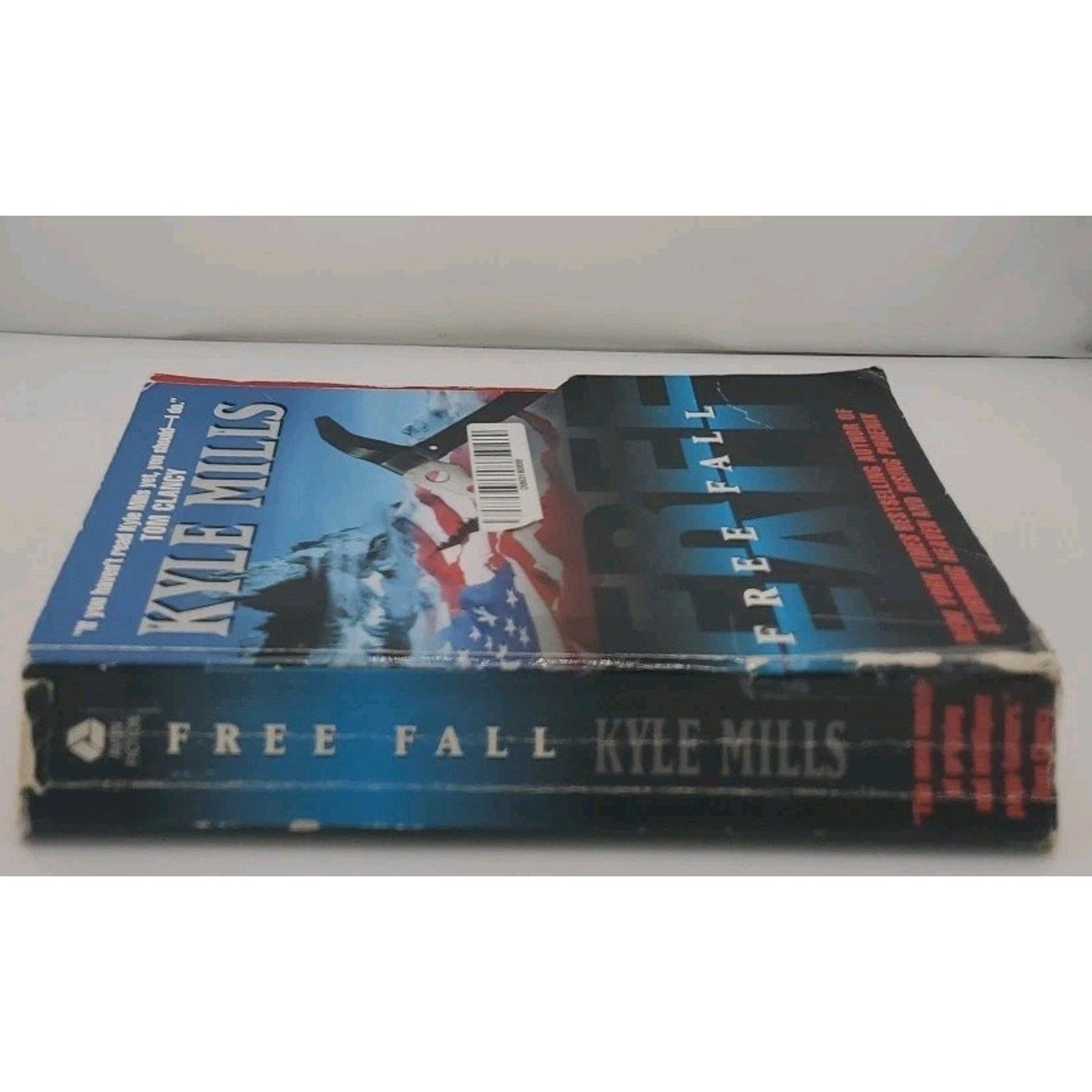 Free Fall by Kyle Mills (2001, Mass Market)