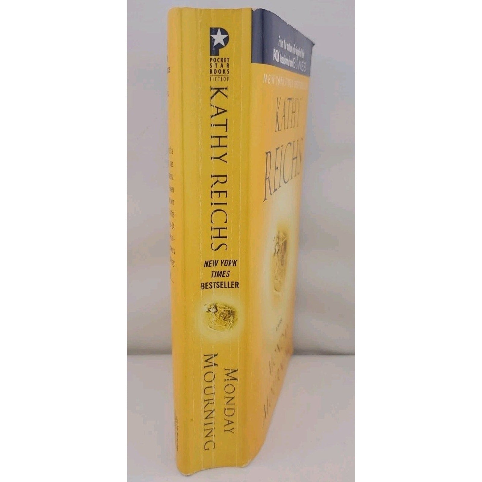 Monday Mourning : A Tempe Brennan Novel by Kathy Reichs (2005, Mass Market)
