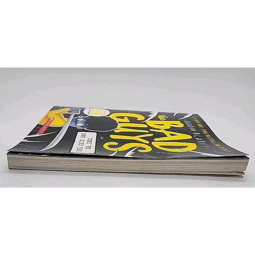 Bad Guys in They're Bee-Hind You! (the Bad Guys #14) by Aaron Blabey (2021,...