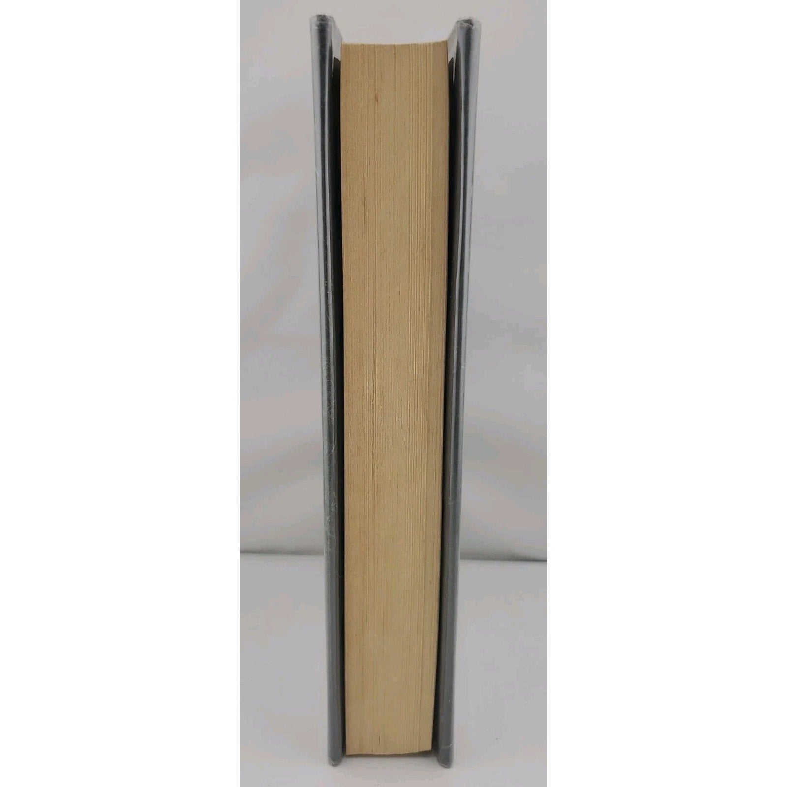 Right Behind You by Lisa Gardner (2017, Hardcover)