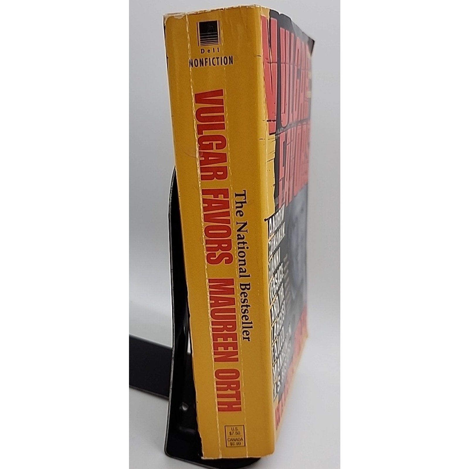 Vulgar Favors : The Assassination of Gianni Versace by Maureen Orth (2000, Mass