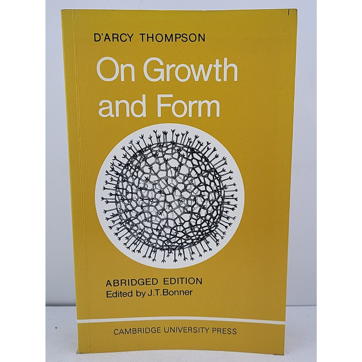On Growth and Form by D'Arcy W. Thompson (Trade Paperback)