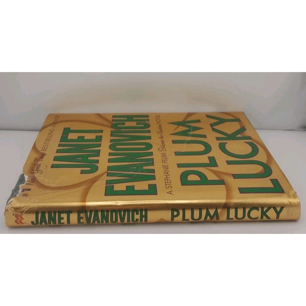 Plum Lucky by Janet Evanovich (2008, Hardcover)